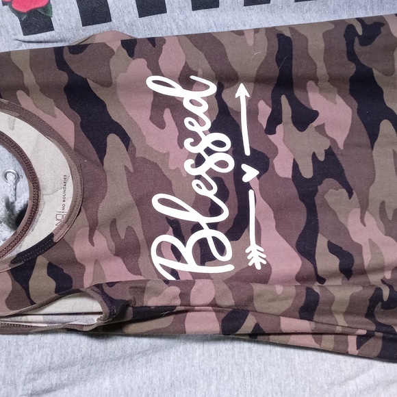 Women's No Boundaries S green army camo Blessed tank top - Picture 2 of 5